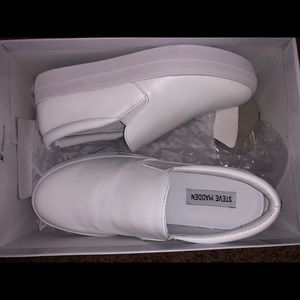 Steve Madden Gills White Leather Platform shoes.